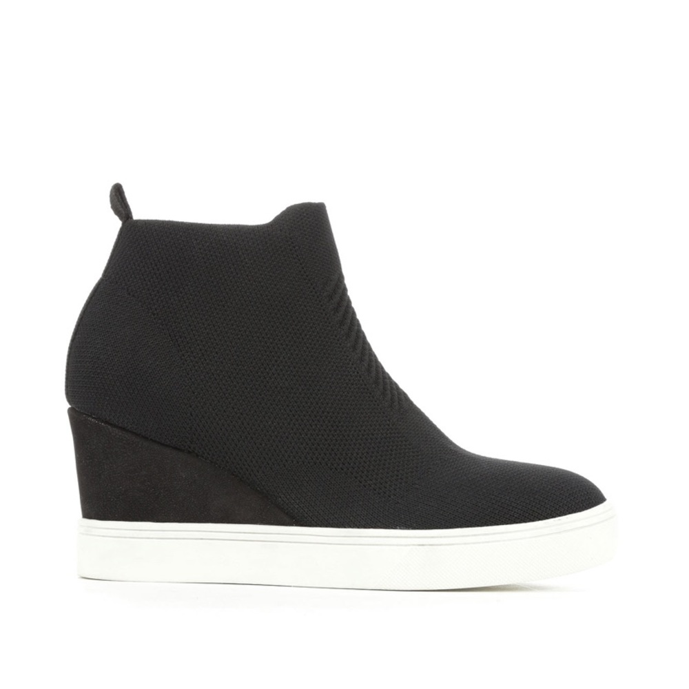 Women’s boot wedge